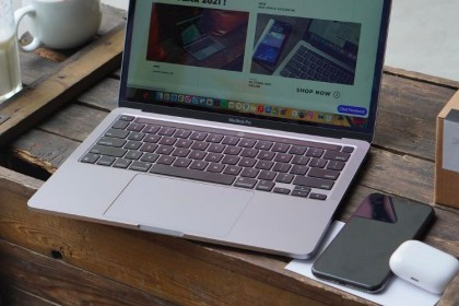 Macbook M1 là gì? So sánh Macbook M1 và Macbook Intel 2020