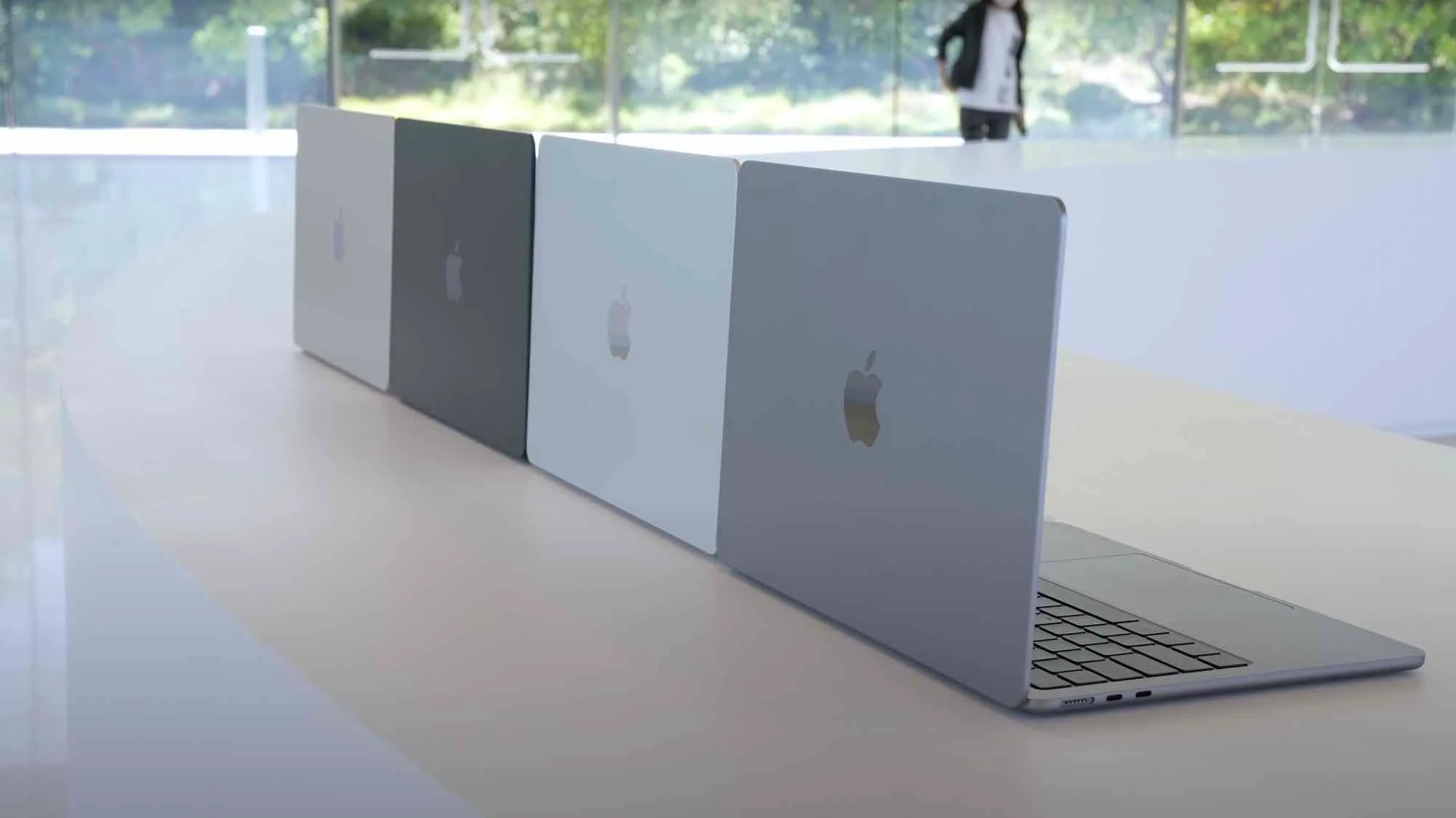 Tại sao không nên mua MacBook Air M2 bản tiêu chuẩn?